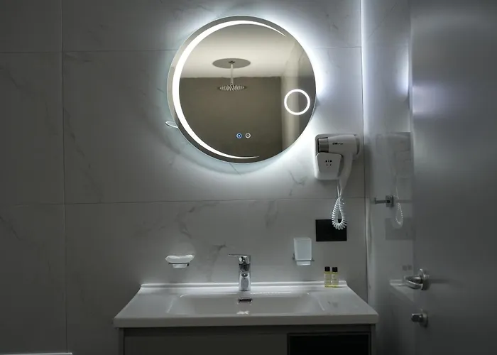 Bounty Golem (Tirana)