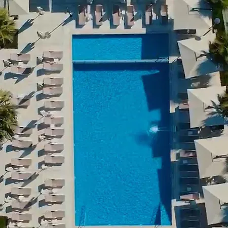 Hotel Bounty 4*