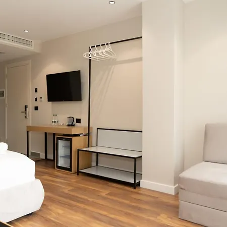 Hotel Bounty 4*