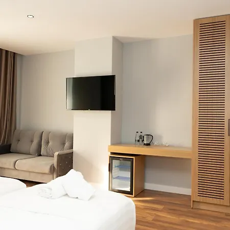 Bounty Hotel Golem (Tirana)