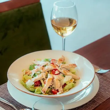 Bounty Golem (Tirana)