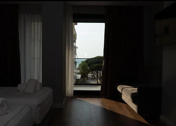 Hotel Bounty Golem (Tirana)