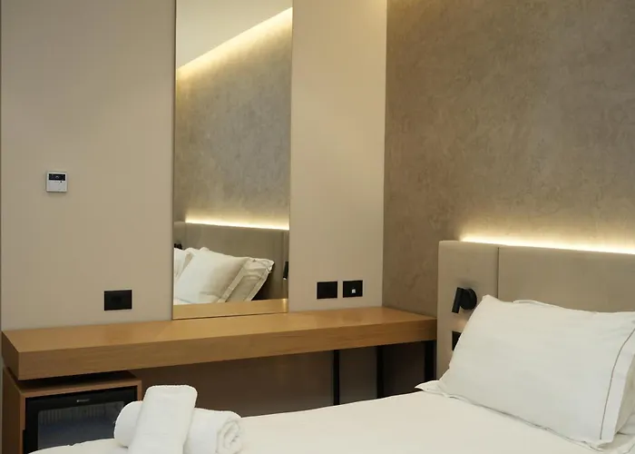 Bounty Golem (Tirana)