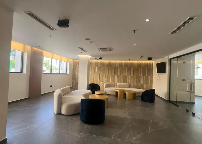 Hotel Bounty Golem (Tirana)