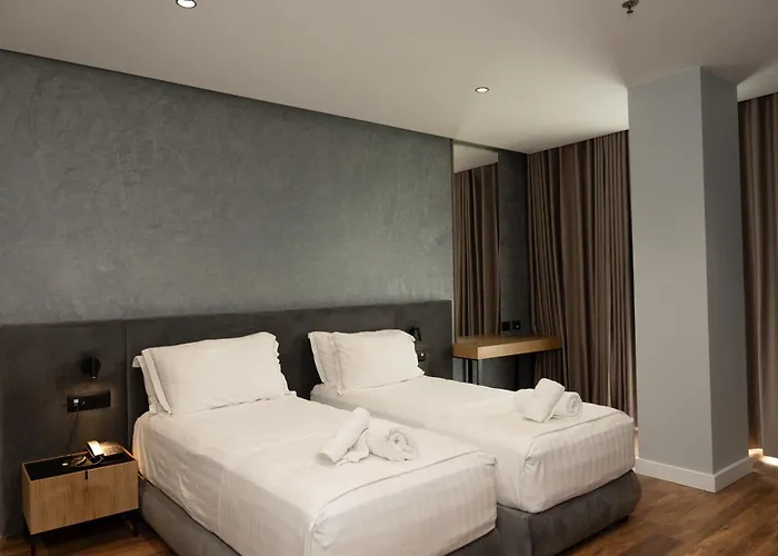 Hotel Bounty Golem (Tirana)