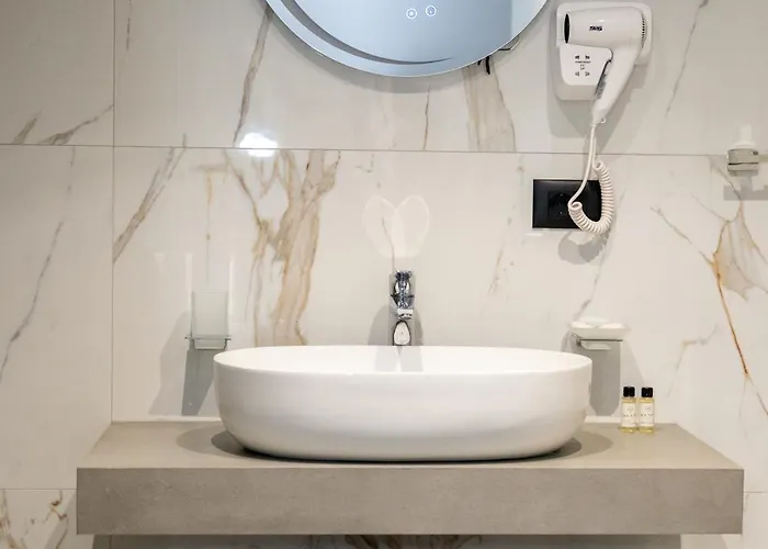 Bounty Golem (Tirana)